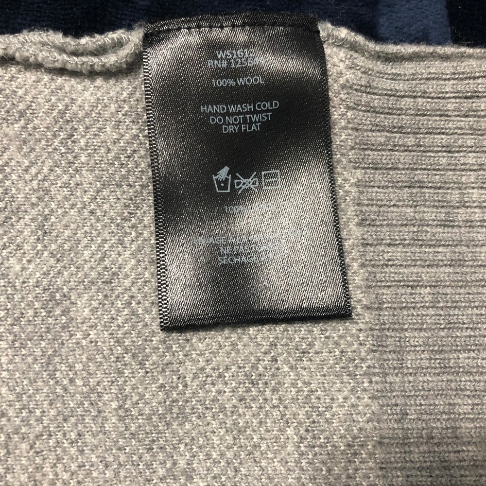 Sweater - Picture 2 of 8